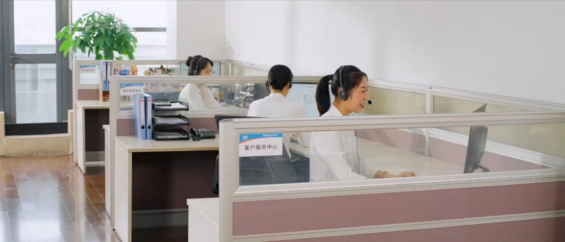 小洞洞饿了想吃大香肠